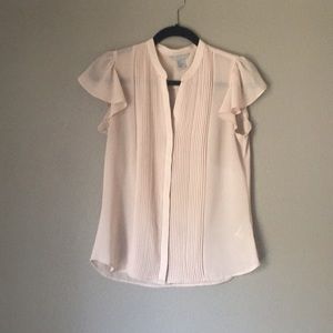 Ruffle sleeve blush top